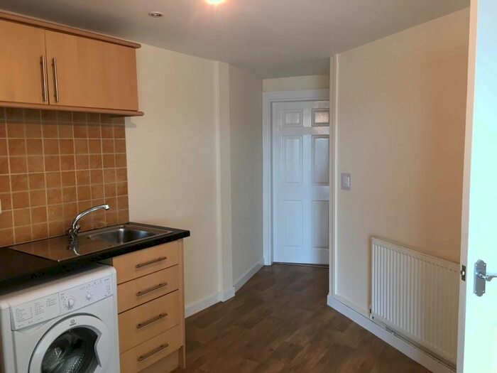 2 Bedroom Flat To Rent In Stanley Crescent, Holyhead, LL65