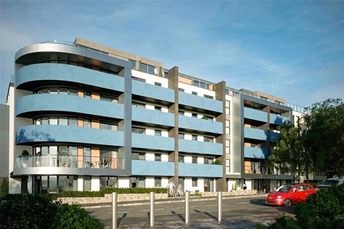 2 Bedroom Apartment To Rent In Madeira Road, Bournemouth, Dorset, BH1