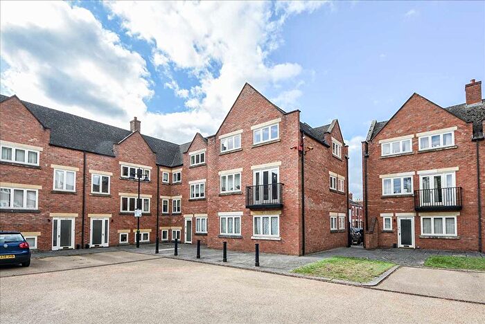 2 Bedroom Flat To Rent In St Mary's Paddock, Wellingborough, NN8