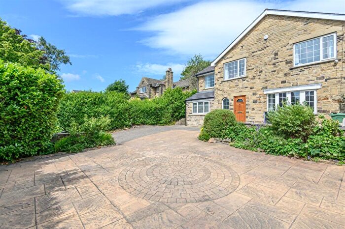 4 Bedroom Detached House For Sale In Three Gables, Carr House Road, Shelf, HX3