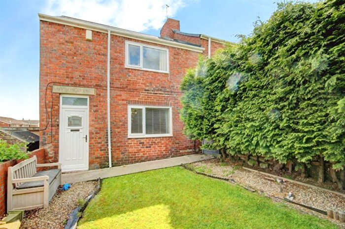 3 Bedroom End Of Terrace House For Sale In Byron Street, Ouston, Chester Le Street, DH2