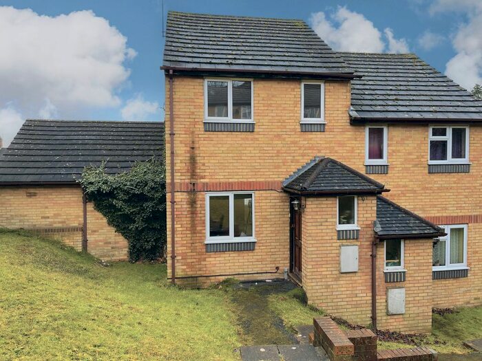 2 Bedroom Semi-Detached House To Rent In Cairnside, High Wycombe, HP13