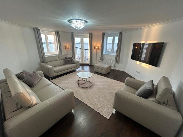 2 Bedroom Apartment To Rent In Quebec Quay, L3