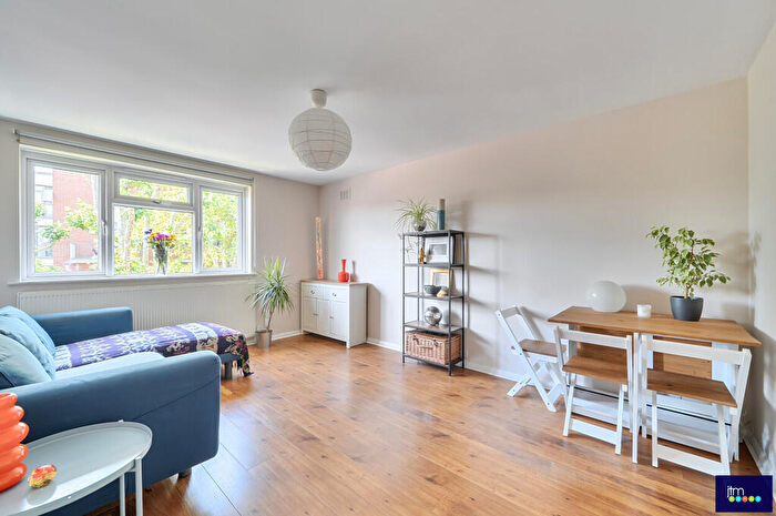 1 Bedroom Apartment For Sale In Berry Lodge, N4
