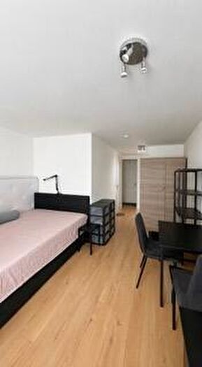 Studio To Rent In Shrubbery Road, N9