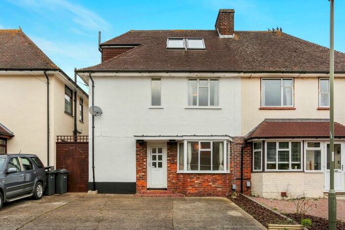 4 Bedroom Semi-Detached House To Rent In Weston Road, Guildford, GU2