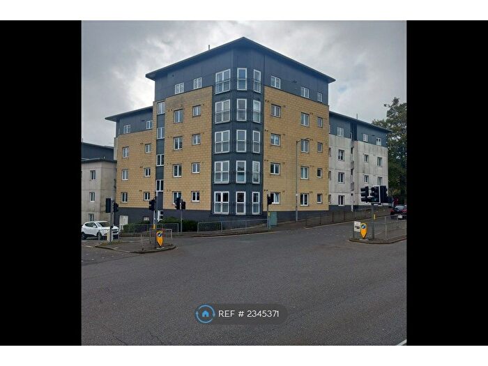 2 Bedroom Flat To Rent In Kerse Lane, Falkirk, FK1