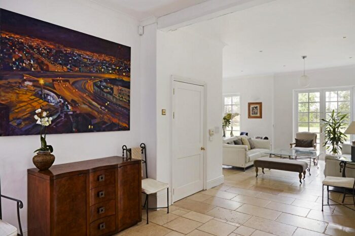 6 Bedroom Detached House To Rent In Old Esher Road, Hersham, KT12