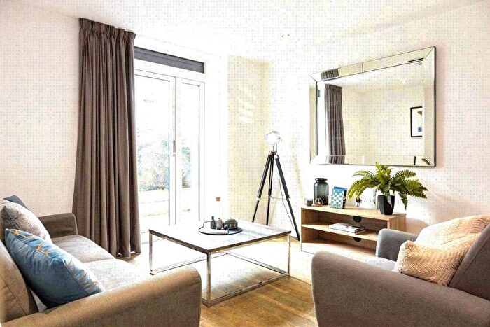 2 Bedroom Apartment To Rent In Exchange Square, The Priory Queensway, Birmingham, West Midlands, B4