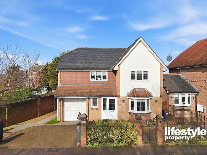 4 Bedroom Detached House For Sale In Manor Road, Woodford Green, IG8