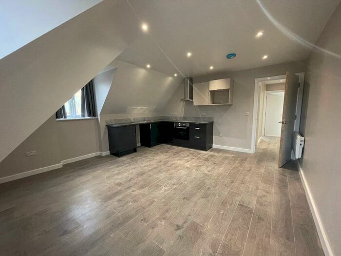 3 Bedroom Apartment To Rent In Danelaw Court, Hinckley, LE10