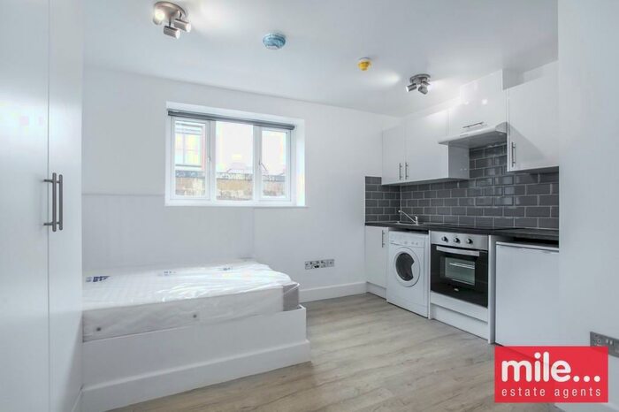 Studio To Rent In Sunnyside Terrace, London, NW9