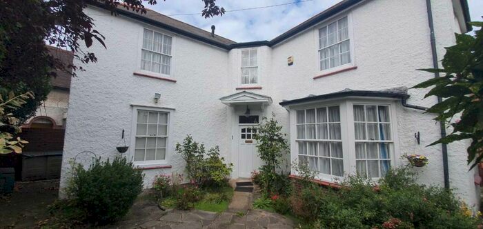 5 Bedroom Detached House To Rent In Warwick Road, West Drayton UB7