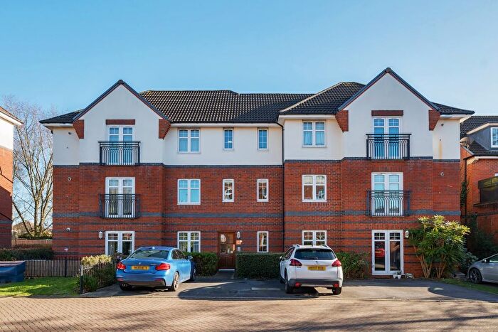 2 Bedroom Flat For Sale In Causton Gardens, Eastleigh, Hampshire, SO50