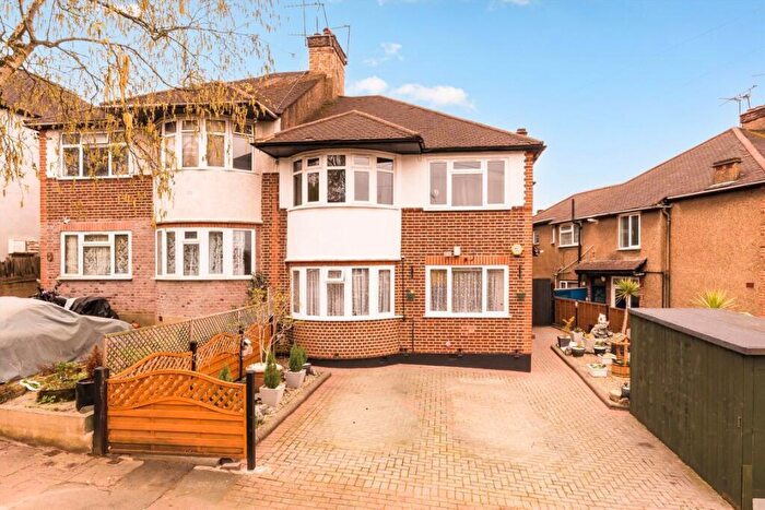 2 Bedroom Maisonette For Sale In Bryan Avenue, North West London, NW10
