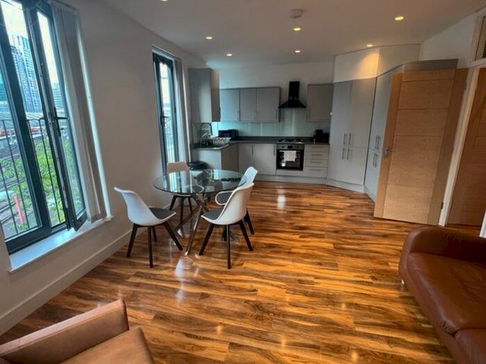 3 Bedroom Flat To Rent In Lower Marsh, South Bank, Waterloo, West End, Lse, Kings College, City, London, SE1