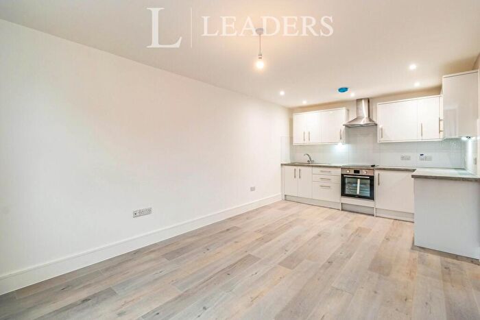 2 Bedroom Flat To Rent In Hersham Road, KT12