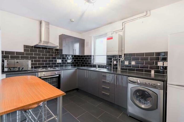 1 Bedroom Flat To Rent In Grand Union Crescent, Hackney, E8