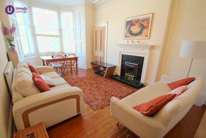 2 Bedroom Flat To Rent In Comiston Road, Morningside, Edinburgh, EH10