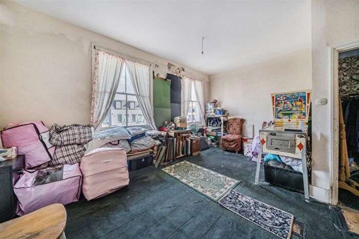 3 Bedroom Terraced House For Sale In Portsmouth Road, Thames Ditton, KT7
