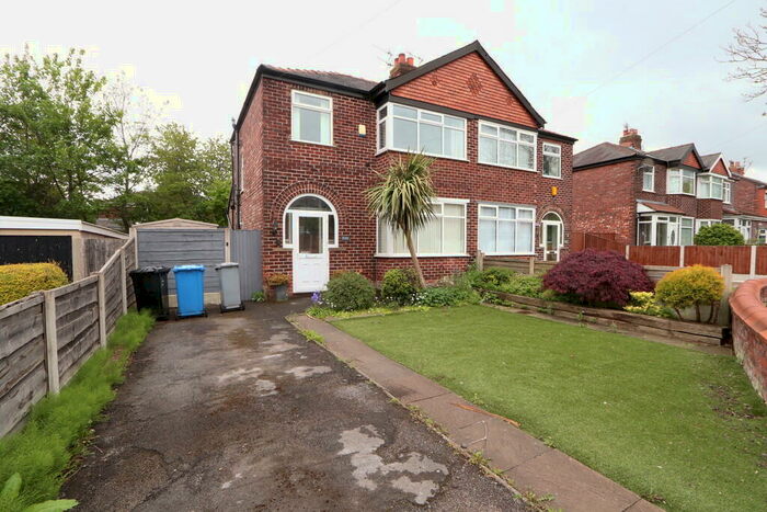 3 Bedroom Semi-Detached House To Rent In Leyburn Avenue, Stretford, M32