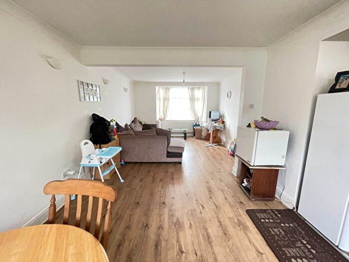 3 Bedroom Terraced House To Rent In Meadowbank Gardens, Cranford, TW5