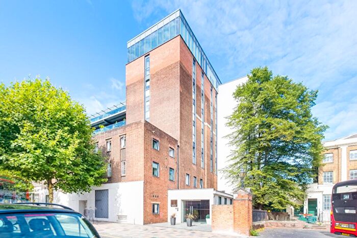 1 Bedroom Flat To Rent In Lumiere Apartments, St John's Hill, SW11