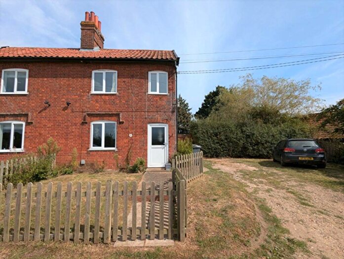 Semi-Detached House To Rent In Farnham, Saxmundham, Suffolk, IP17
