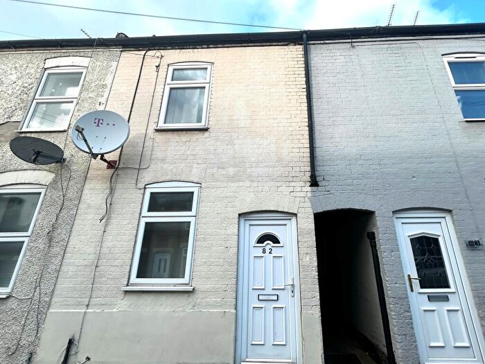 2 Bedroom House To Rent In Long Street, Burton-on-Trent, DE15