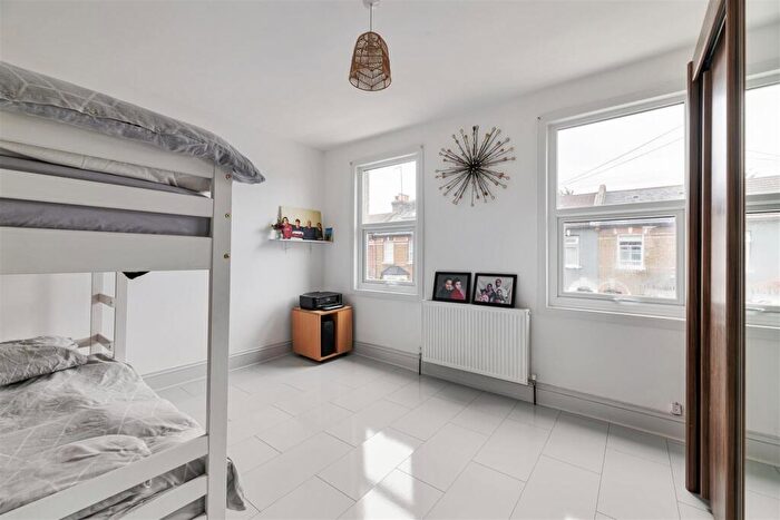 3 Bedroom Terraced House For Sale In Elsham Road, Leytonstone, E11