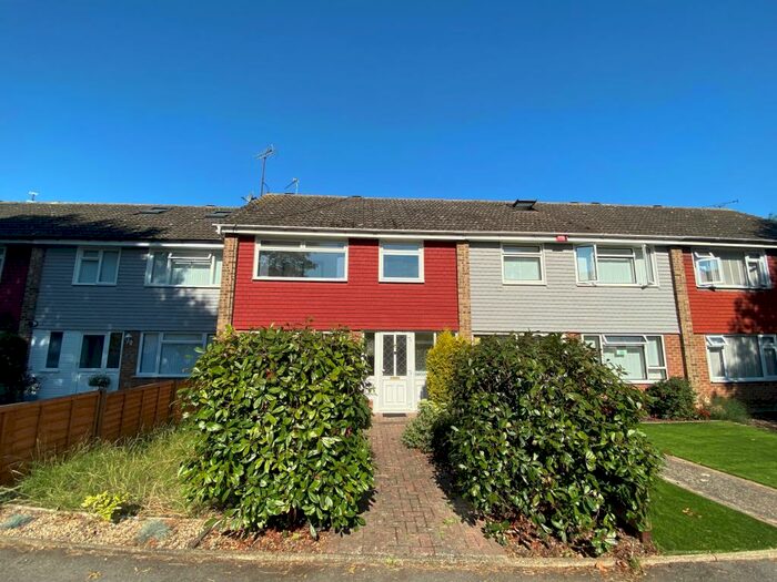 3 Bedroom Terraced House To Rent In Otterham Quay Lane, Rainham, Gillingham, ME8