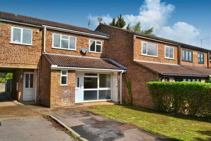 3 Bedroom Property To Rent In Ritcroft Close, Hemel Hempstead, HP3