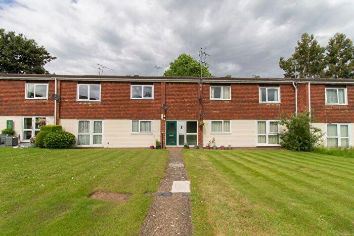 2 Bedroom Flat To Rent In Monteagle Lane, Mitchell Buildings Monteagle Lane, GU46