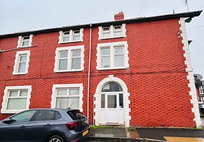 2 Bedroom Flat To Rent In First Floor Flat, Victoria Avenue, Porthcawl, CF36