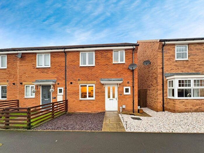 3 Bedroom End Terrace House For Sale In Glen Grove, Blyth, NE24