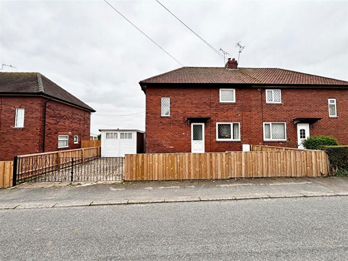 3 Bedroom Semi-detached House For Sale In Hungate Road, Sherburn In Elmet, Leeds, LS25