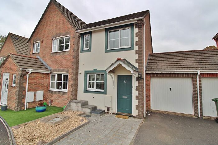 2 Bedroom Semi-detached House For Sale In Christie Avenue, Whiteley, Fareham, PO15