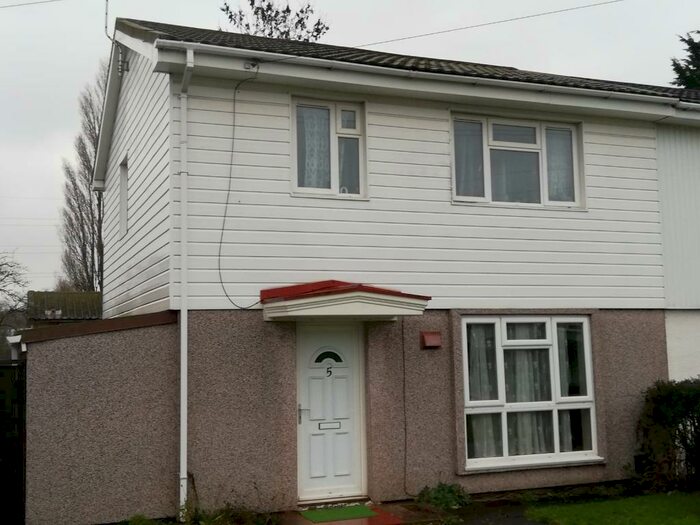 5 Bedroom House To Rent In Founder Close, CV4