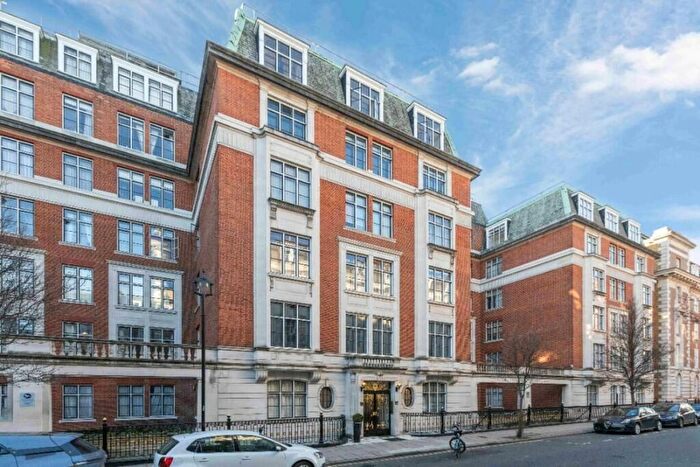 1 Bedroom Flat To Rent In Hallam Street, Marylebone, W1W