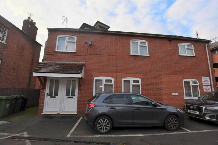 2 Bedroom Flat To Rent In Moreton Place, Worcester, WR1