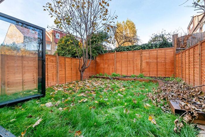 4 Bedroom Property To Rent In Links Road, Furzedown, London, SW17