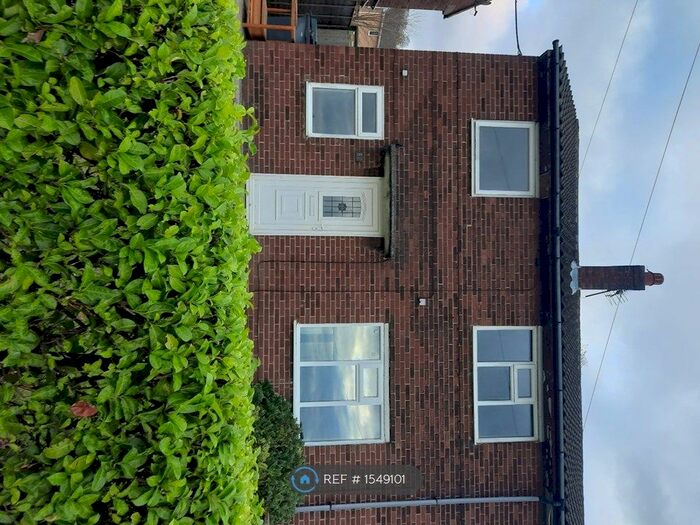 4 Bedroom Semi-Detached House To Rent In Haslemere Avenue, Stoke-On-Trent, ST2