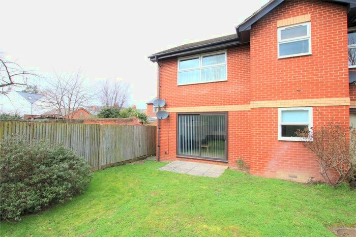 2 Bedroom Flat To Rent In Alderney Court, Montague Street, Reading, Berkshire, RG1