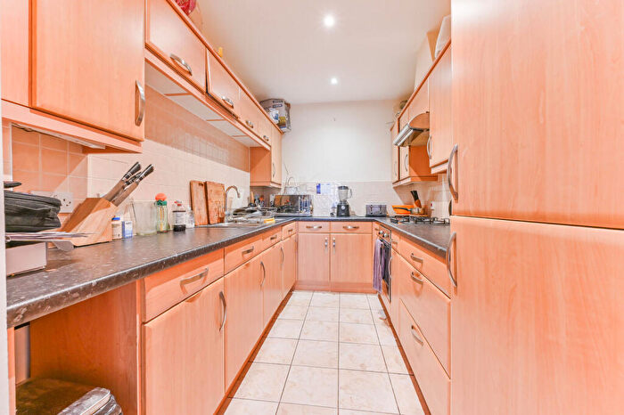 2 Bedroom Flat To Rent In Coulsdon, Coulsdon, Surrey, CR5