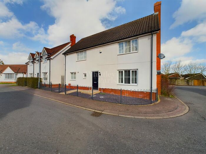 4 Bedroom Detached House To Rent In Lime Tree Avenue, Long Stratton, Norwich, NR15