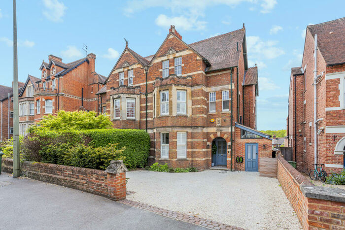 5 Bedroom Semi-Detached House To Rent In Iffley Road, Oxford, OX4