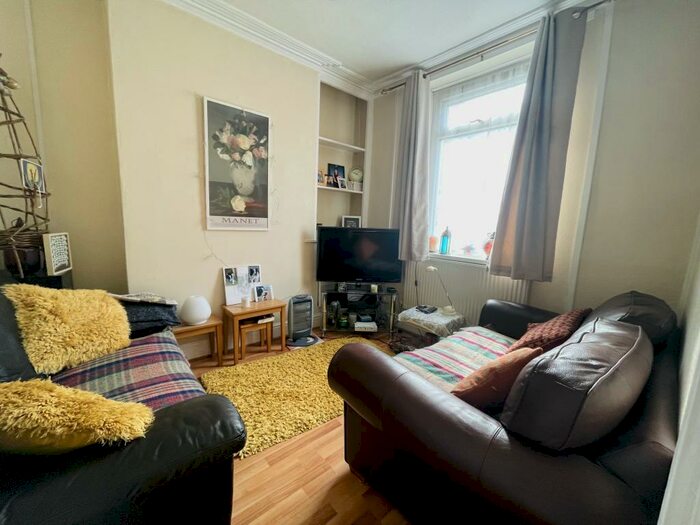 3 Bedroom Terraced House To Rent In Cyfarthfa Street, Roath, CF24