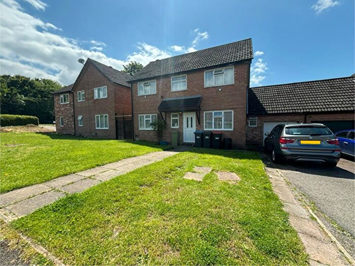 5 Bedroom Semi-Detached House To Rent In Colley Hill, Bradwell, Milton Keynes, MK13