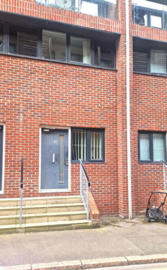 2 Bedroom Apartment To Rent In Shaws Alley, Liverpool, Merseyside, L1