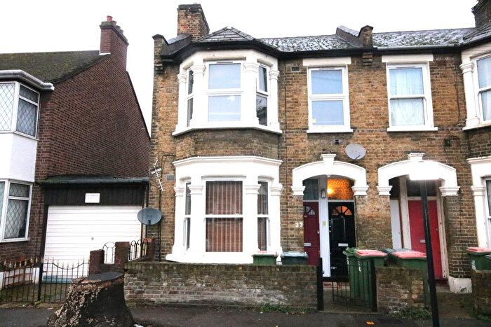 1 Bedroom Flat To Rent In Glasgow Road, London, E13